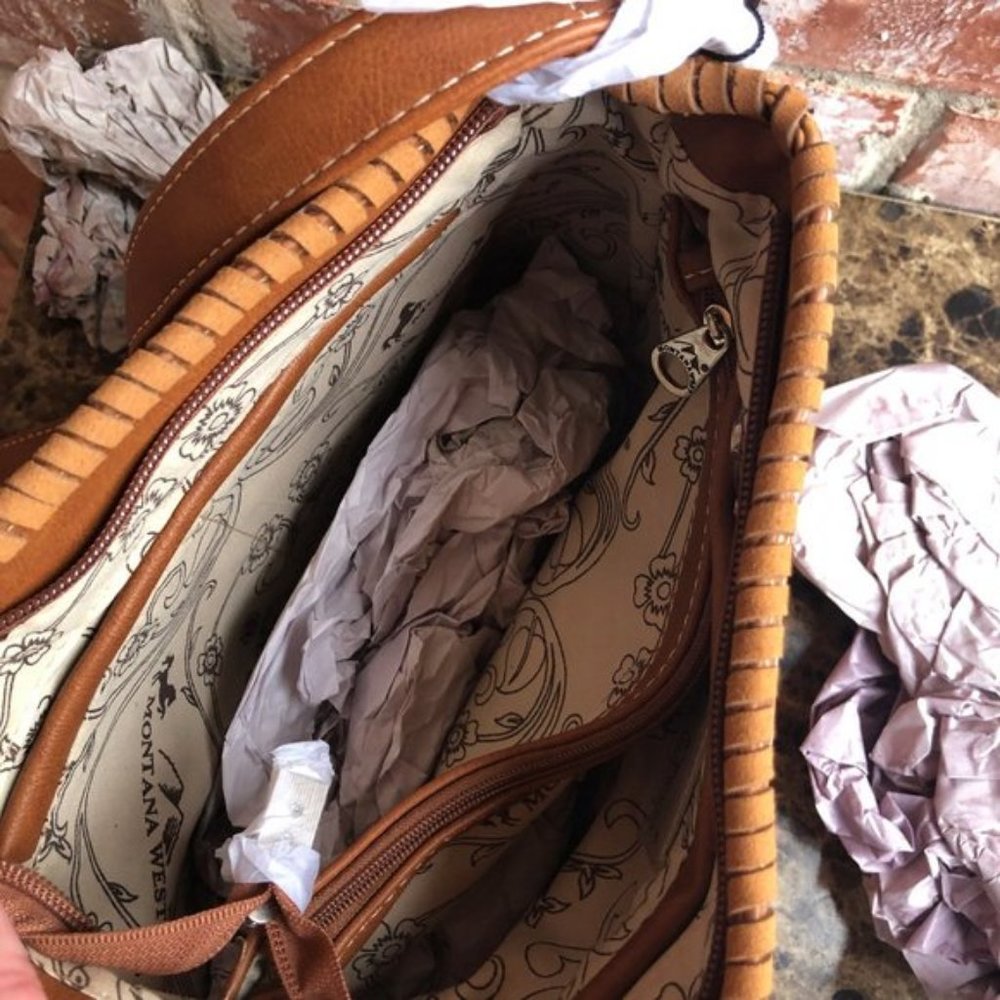 Montana West Concho Collection Crossbody - Picture 6 of 6